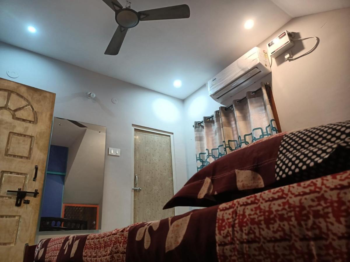 Advik Homestays Tirupati Esterno foto