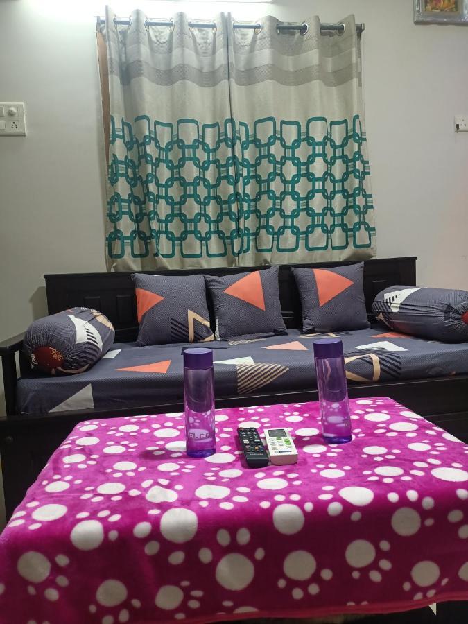 Advik Homestays Tirupati Esterno foto