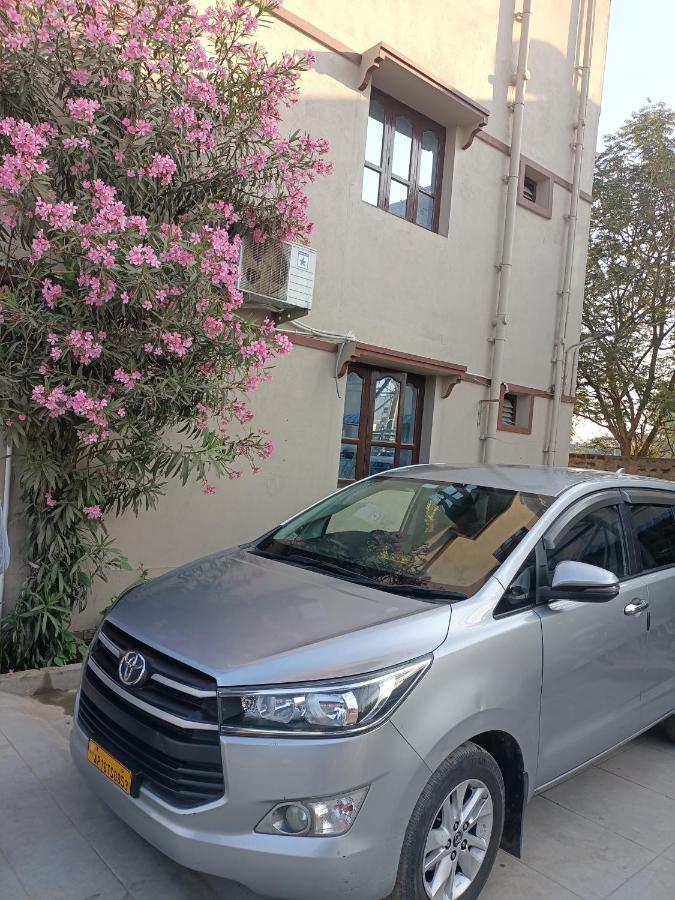Advik Homestays Tirupati Esterno foto